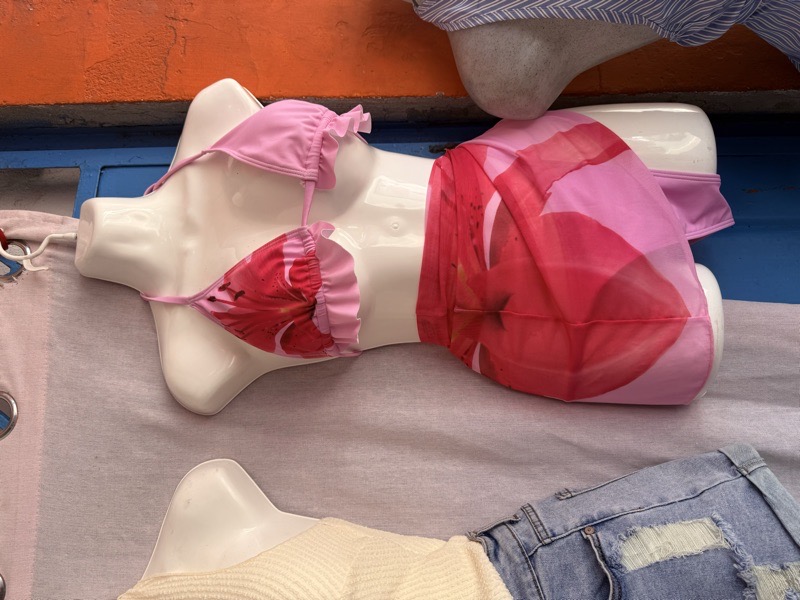 Traje de baño rosa flor