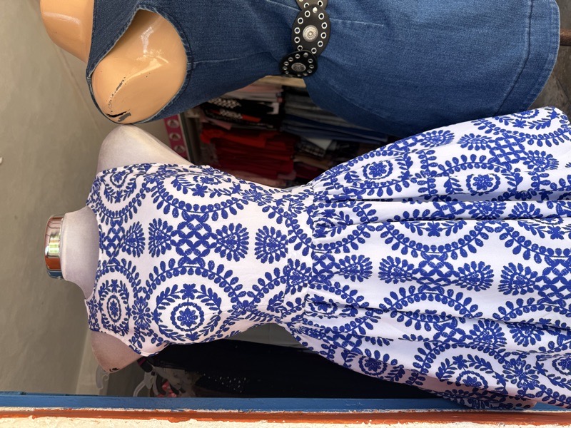 vestido azul figuras
