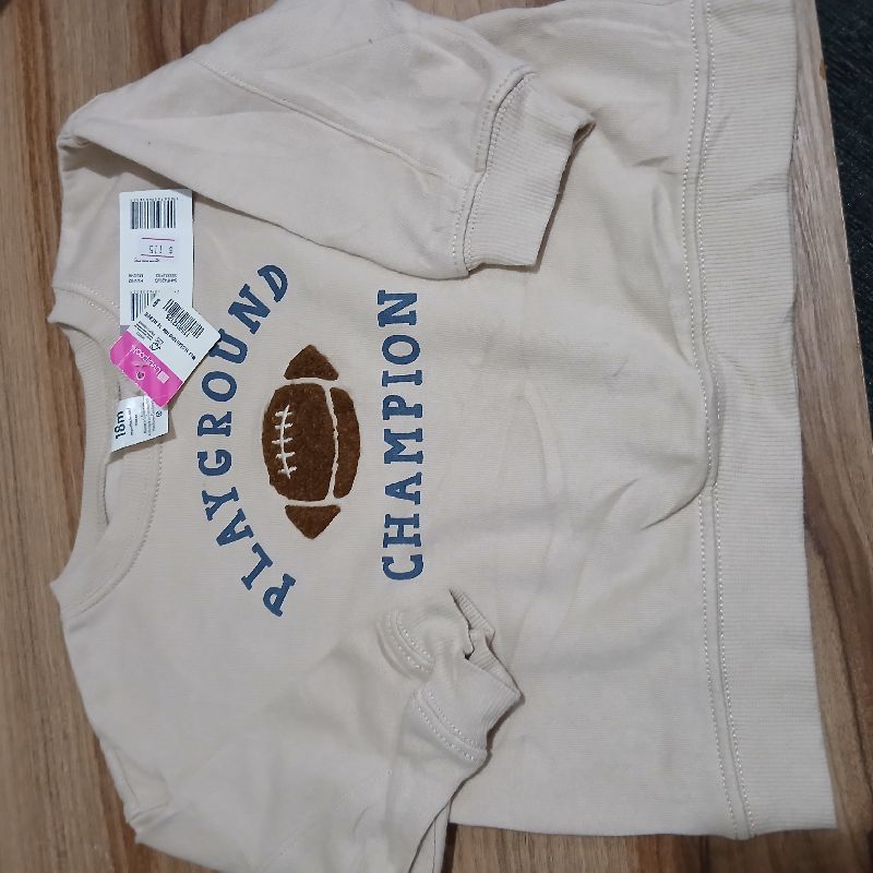 Sudadera Carter's ligera 18 meses  🏈