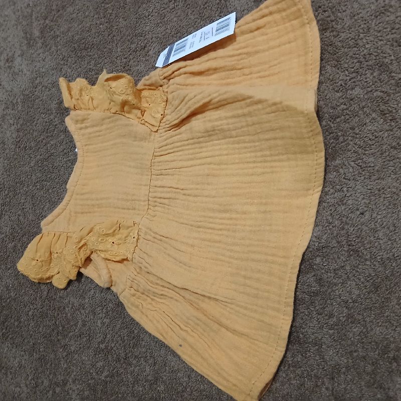 Blusa Mostaza con  olanes  0/3 meses