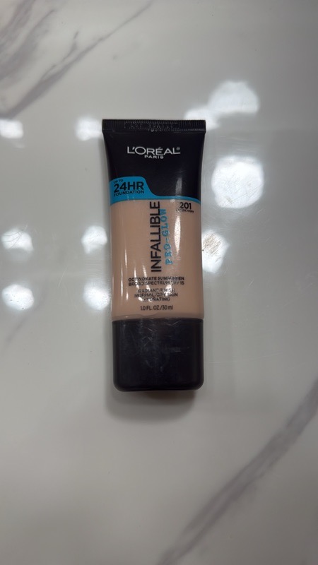 L’Oréal Infallible ProGlow