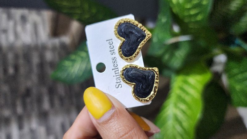Aretes corazón negro 🖤