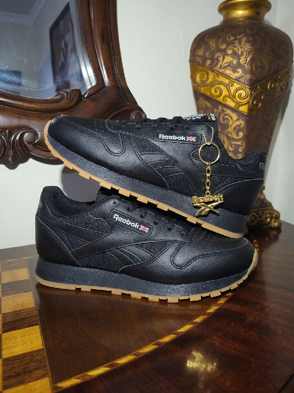 Reebok Classic negro 23,24,25