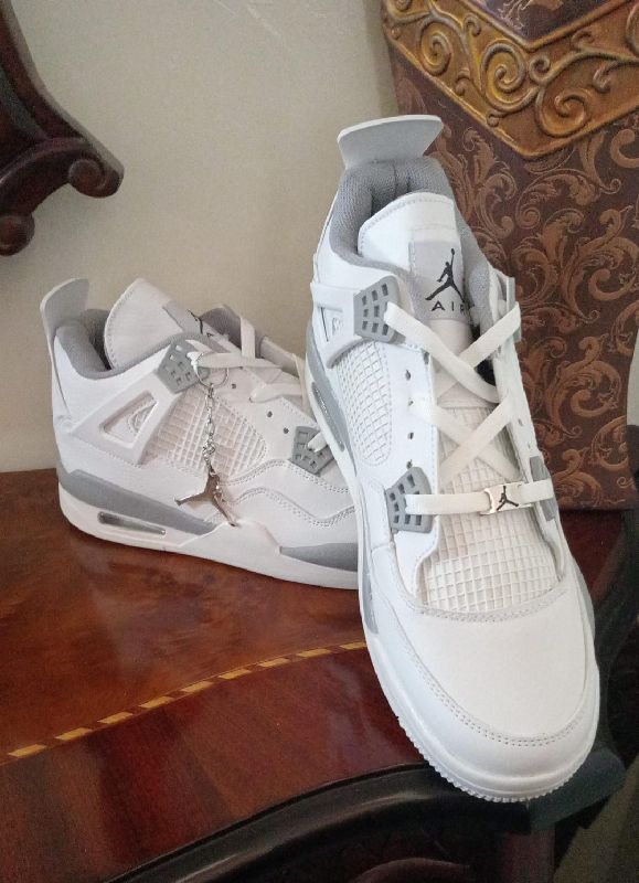 Jordan retro 4 blanco 27,5