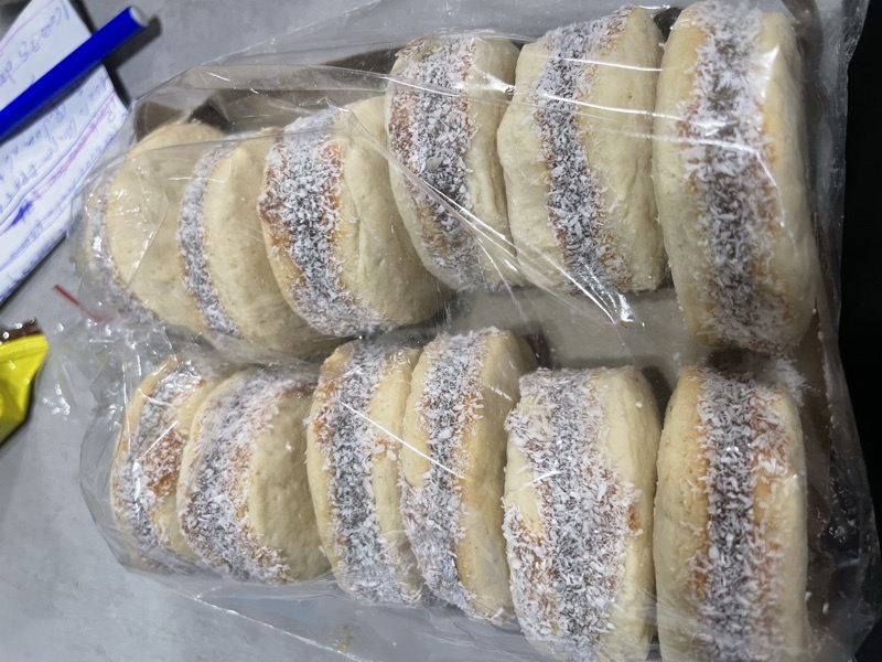 ALFAJORES DE MAICENA MEDIANOS